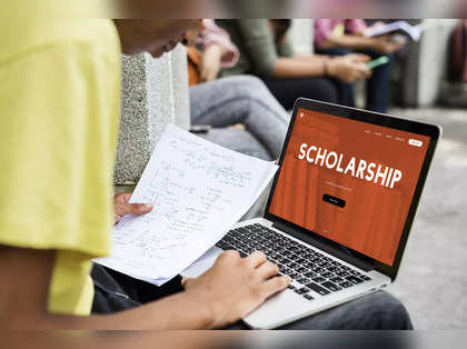 KC Mahindra Scholarship allows you to pursue post-graduation in the subject of your choice. Read on to know if you are eligible or not