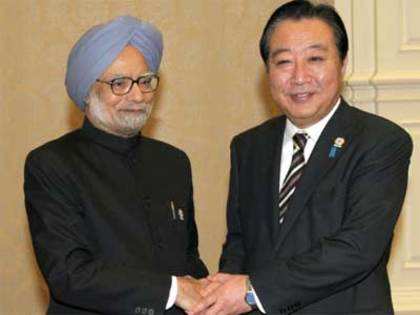 Manmohan Singh meets Japanese PM Noda in Cambodia