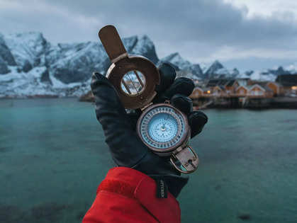 10 Best Camping Compass in India For Navigating Any Terrain (2023)