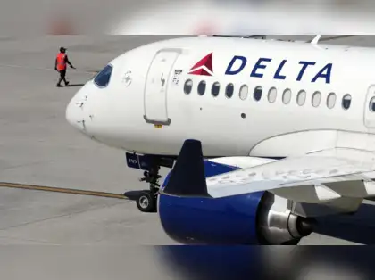 Delta Airlines to flight attendants: &ldquo;Wear proper undergarments 