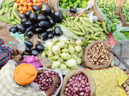 Vegetable, fruit prices ruling high, despite truckers calling off strike