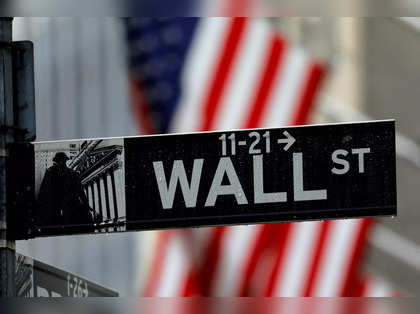 US stocks decline as interest rate uncertainty, earnings weigh