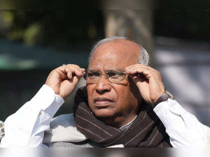 "We are with them..." says Congress Chief Mallikarjun Kharge on Farmers Protest