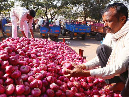 Cabinet committee may extend ban on onion hoarding by one year