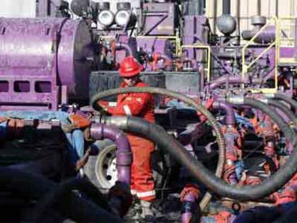 Domestic crude oil production falls 1.4% in December