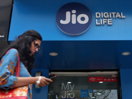 Jio ties up with Plume to offer AI-based services to JioFiber, JioAirFiber users