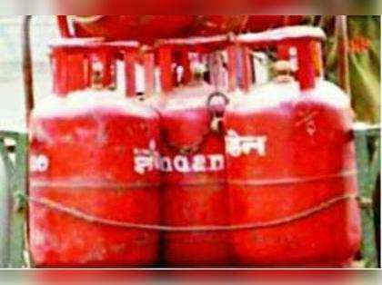 Oil companies resume issuing new subsidised LPG connections