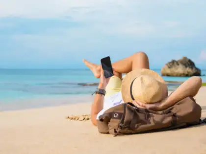 Travelling abroad? Why you should opt for an international SIM card