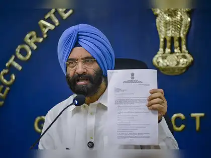 Delhi govt urges CAQM to hit brakes on fuel ban on old vehicles, says confiscation won’t be allowed