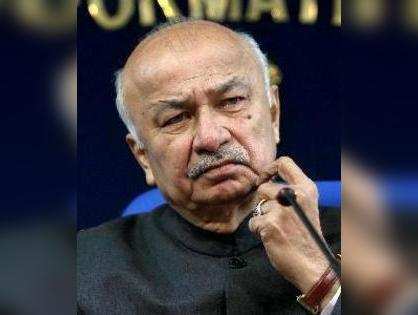 Delhi gang rape protests: Sushilkumar Shinde appears to equate protesters with Maoists