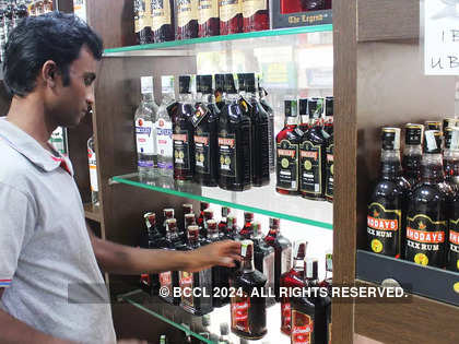 "Unfair playing field" against domestic liquor; makers ask Maha govt to reconsider duty reduction on imported products