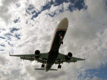 EU to freeze greenhouse gas curbs on foreign flights till September 2013