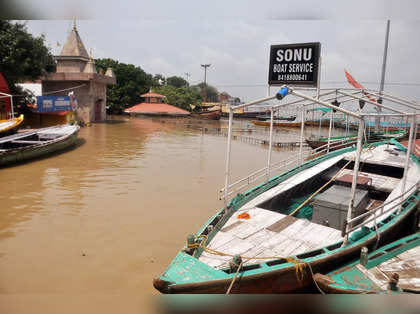 Ghats go under water in Varanasi, cremations take place on streets, terraces