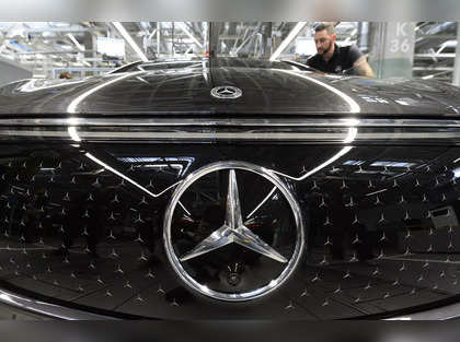 Mercedes partly loses class action case over diesel defeat devices