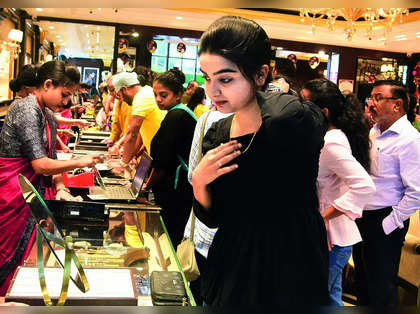 Buyers return to stores as gold prices cool down
