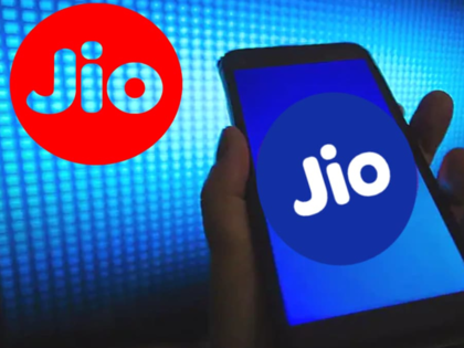 Reliance Jio launches new IR packs to UAE/US, cuts in-flight connectivity rates by 60%