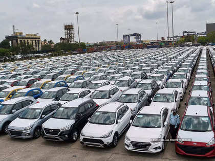 India's auto retails rise 15% in Jan riding record PV sales; a tough Q4 awaits for CVs: FADA