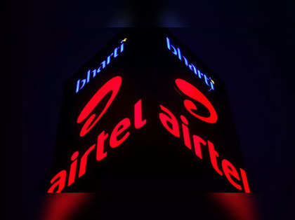 Airtel prepays Rs 7,904 cr to clear all spectrum dues