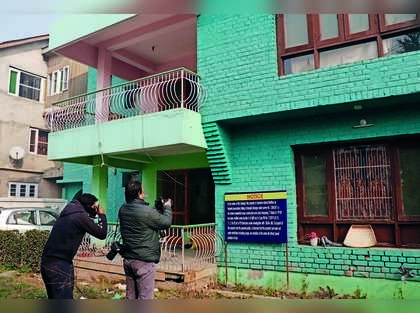 Late Kashmiri separatist leader Syed Ali Shah Geelani's house among 19 properties seized by govt