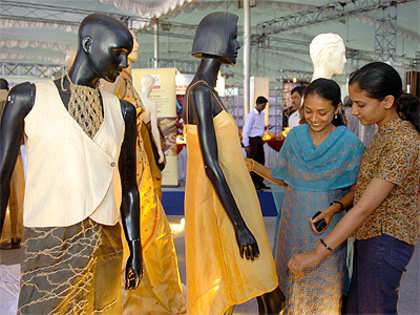 DuPont joins hands with Reliance, Vipul for 'green' sarees