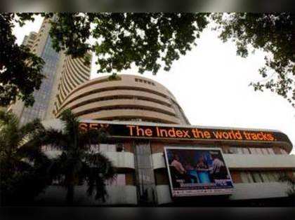 Sensex climbs 102 points, Nifty @ 8,177 on global cues; Gati up 12%, Hindalco 9%