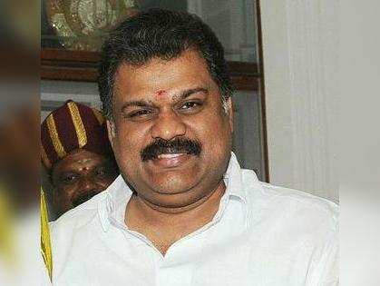 Congress expels G K Vasan after he resigns from party