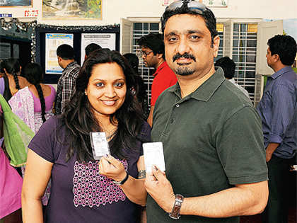 Lok Sabha Polls 2014: Mixed voter turnout in Bangalore's multi-cornered fight