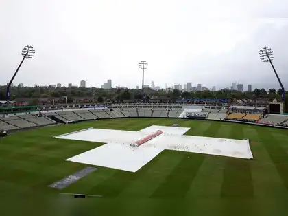 Rain delays play on day five with India needing seven wickets to beat England