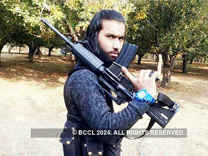 Hizbul Mujahideen puts out pictures of gun-wielding Kashmiri recruits