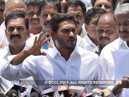 YS Jagan Mohan Reddy sweeps Andhra polls, N Chandrababu Naidu succumbs