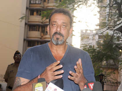 HC gives Maharashtra govt two weeks to justify Sanjay Dutt's early release