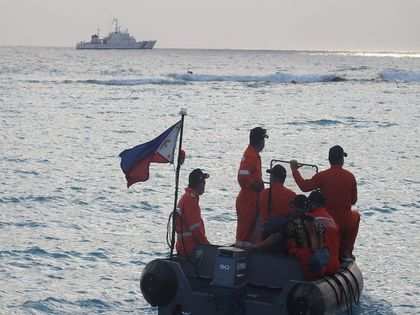 Philippines' Rodrigo Duterte issues gag order over South China Sea