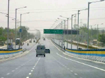 Govt mulls options to get Delhi-Jaipur expressway on track