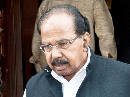 Veerappa Moily seeks CM Siddaramaiah’s intervention to solve tussle between Karnataka and e-commerce businesses