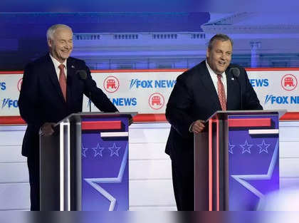 UFO headlines Republican presidential debate: Ex-New Jersey Governor Chris Christie shocked by question