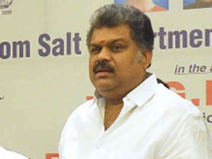 Split stares at TN Congress, G K Vasan set to break away