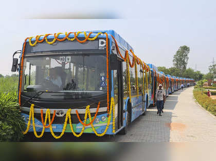 Delhi LG flags off 320 electric buses, says they will strengthen fight against pollution