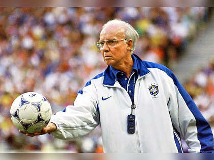 Mario Zagallo, an enduring giant of Brazilian football, dies at 92