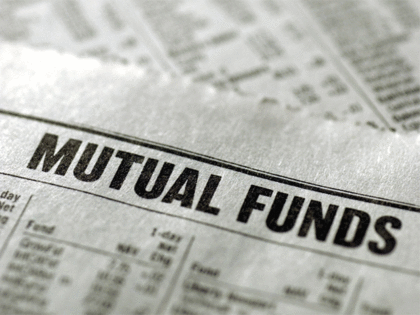 What information does a mutual fund factsheet contain?