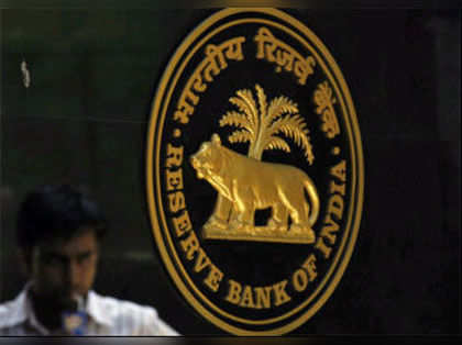 RBS survey sees RBI cutting lending rate by 0.25 pc on Friday