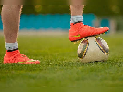 Soccer Cleats vs Football Cleats - What's the difference? - Juventus San  Diego