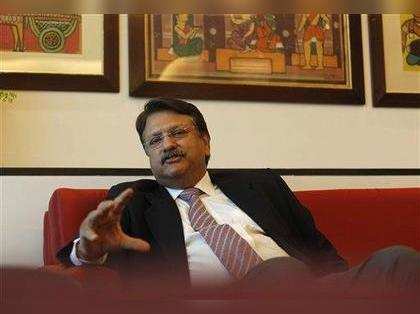 Piramal Group in talks to buy US PE firm TPG Capital’s 20.27% stake in Shriram Transport Fin for Rs 3,500 cr