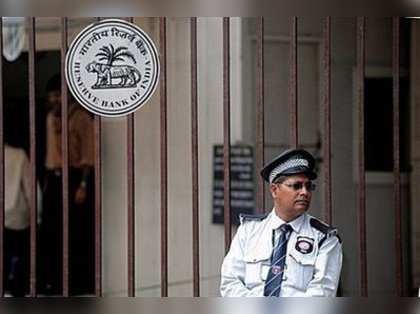 RBI panel suggests fighting inflation its top priority