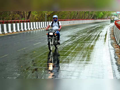 IMD predicts light rain in Delhi on June 14