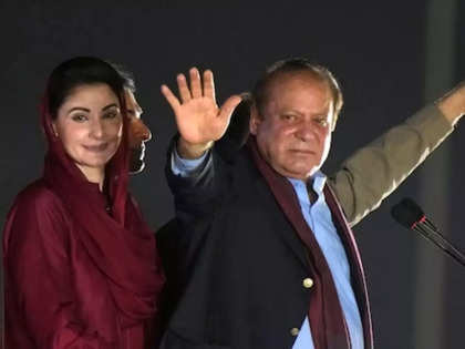Pakistan's ex-PM Nawaz Sharif says he will seek a coalition government after trailing jailed rival Imran Khan