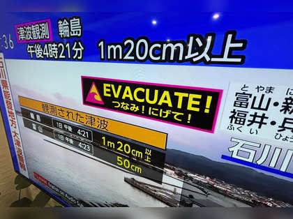 Japan lifts all tsunami warnings