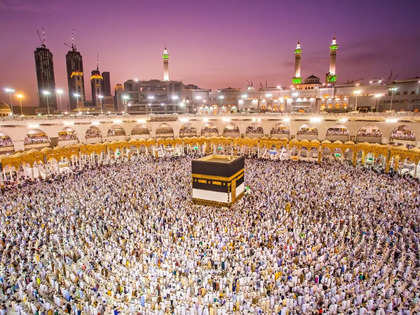 Saudi Arabia opens Umrah pilgrimage to all visa holders