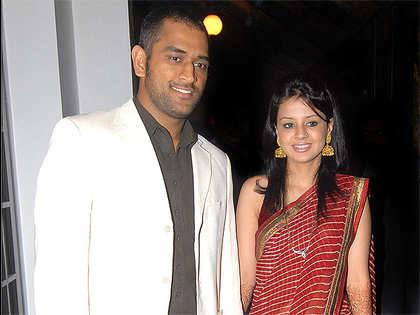 Secret revealed: Mrs Sakshi Dhoni pregnant, due next year