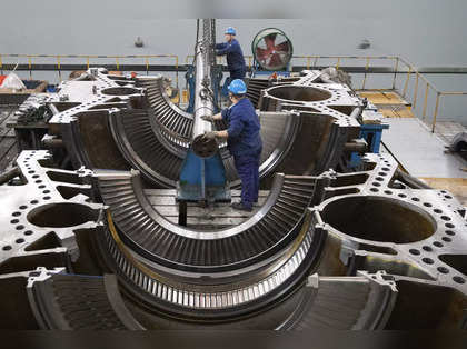 China's manufacturing contracts, signaling recovery concerns