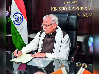 Power Minister Manohar Lal takes stock of capacity addition
